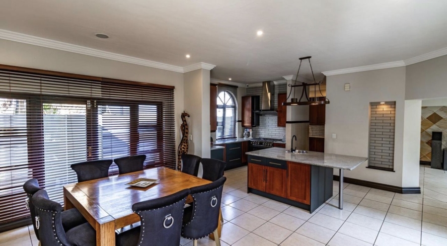 4 Bedroom Property for Sale in Blue Valley Golf Estate Gauteng