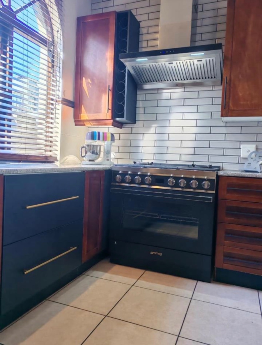 4 Bedroom Property for Sale in Blue Valley Golf Estate Gauteng