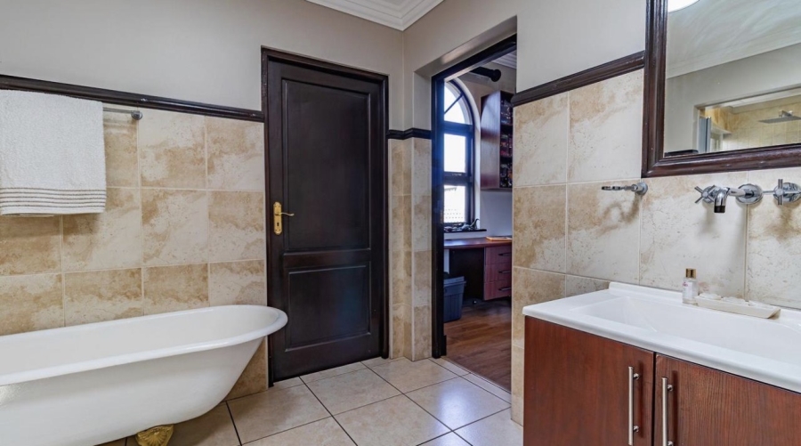 4 Bedroom Property for Sale in Blue Valley Golf Estate Gauteng