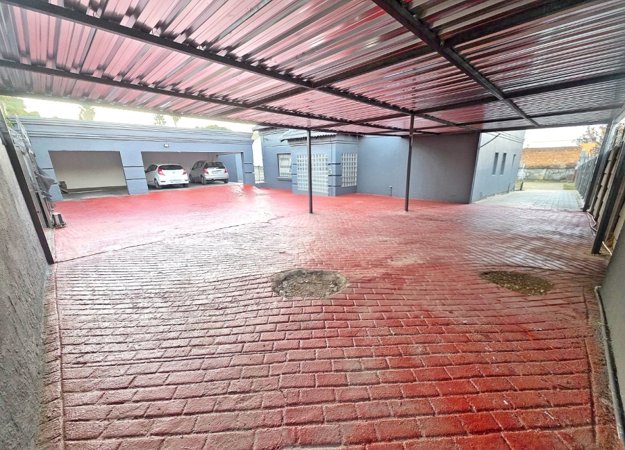 4 Bedroom Property for Sale in Birchleigh North Gauteng