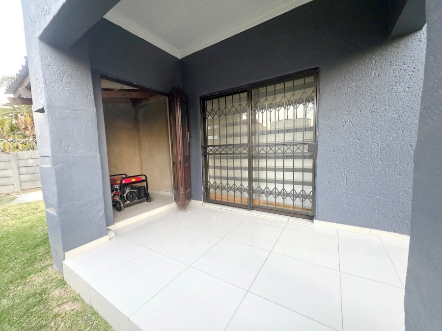 4 Bedroom Property for Sale in Birchleigh North Gauteng