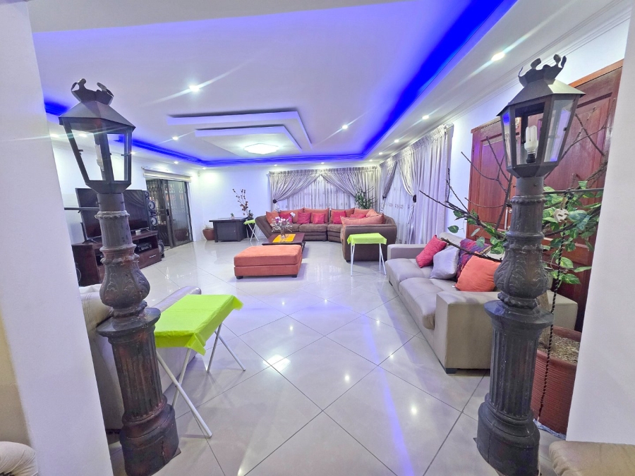 4 Bedroom Property for Sale in Birchleigh North Gauteng