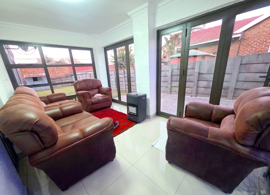 4 Bedroom Property for Sale in Birchleigh North Gauteng
