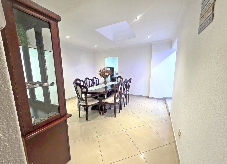 4 Bedroom Property for Sale in Birchleigh North Gauteng