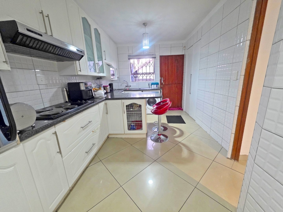 4 Bedroom Property for Sale in Birchleigh North Gauteng