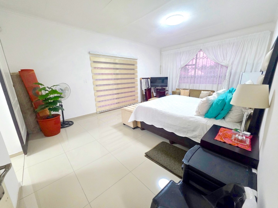 4 Bedroom Property for Sale in Birchleigh North Gauteng