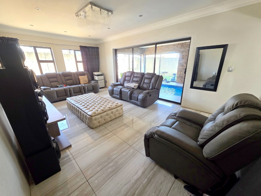 5 Bedroom Property for Sale in Parkrand Gauteng
