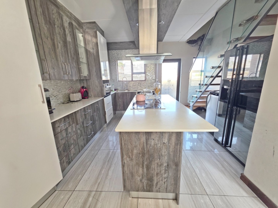 5 Bedroom Property for Sale in Parkrand Gauteng