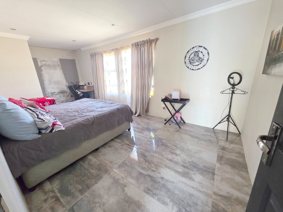 5 Bedroom Property for Sale in Parkrand Gauteng