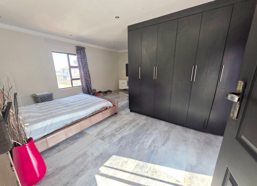 5 Bedroom Property for Sale in Parkrand Gauteng
