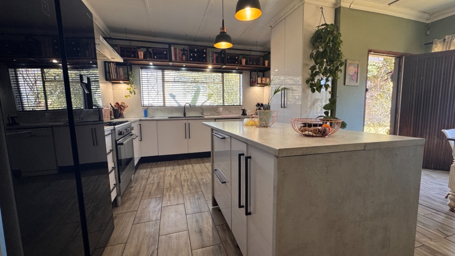 5 Bedroom Property for Sale in Three Rivers Gauteng
