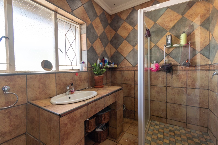 5 Bedroom Property for Sale in Three Rivers Gauteng