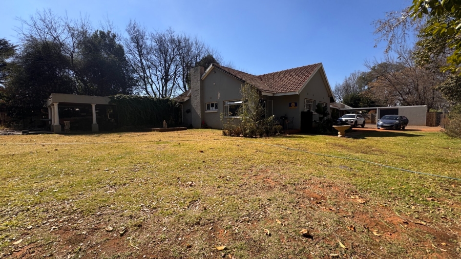 5 Bedroom Property for Sale in Three Rivers Gauteng