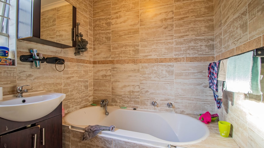 3 Bedroom Property for Sale in Klopperpark Gauteng
