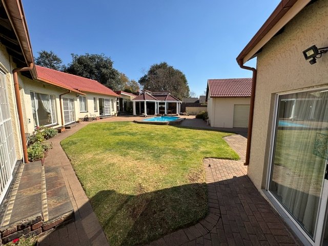 4 Bedroom Property for Sale in Glen Marais Gauteng