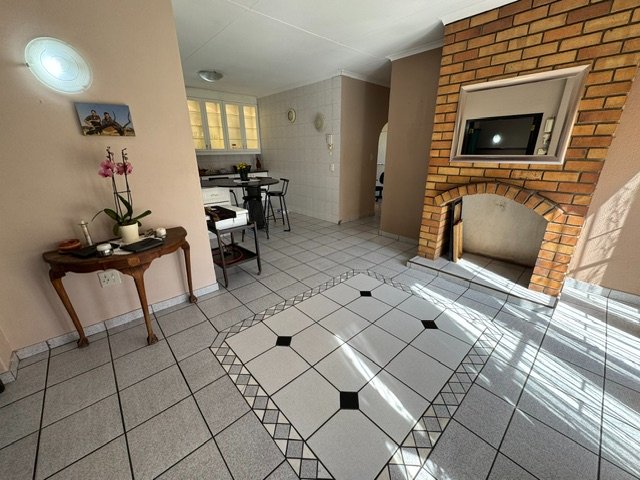 4 Bedroom Property for Sale in Glen Marais Gauteng