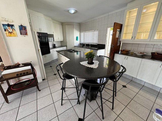 4 Bedroom Property for Sale in Glen Marais Gauteng