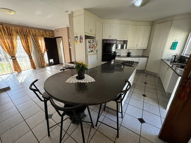 4 Bedroom Property for Sale in Glen Marais Gauteng