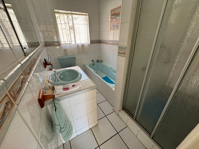 4 Bedroom Property for Sale in Glen Marais Gauteng