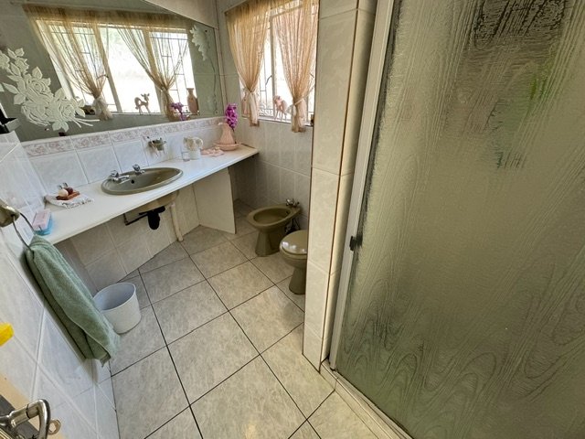 4 Bedroom Property for Sale in Glen Marais Gauteng