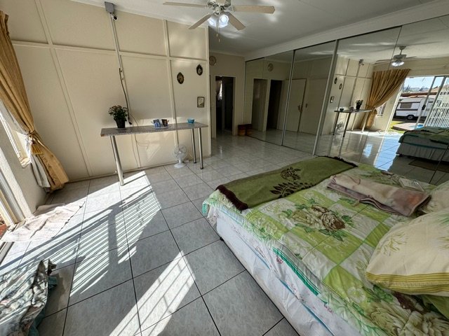 4 Bedroom Property for Sale in Glen Marais Gauteng