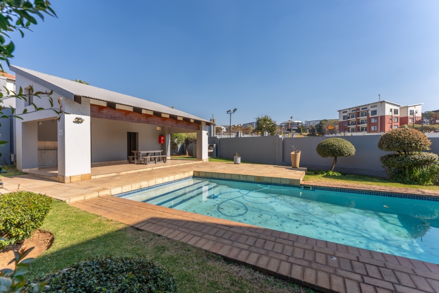 1 Bedroom Property for Sale in Greenstone Hill Gauteng