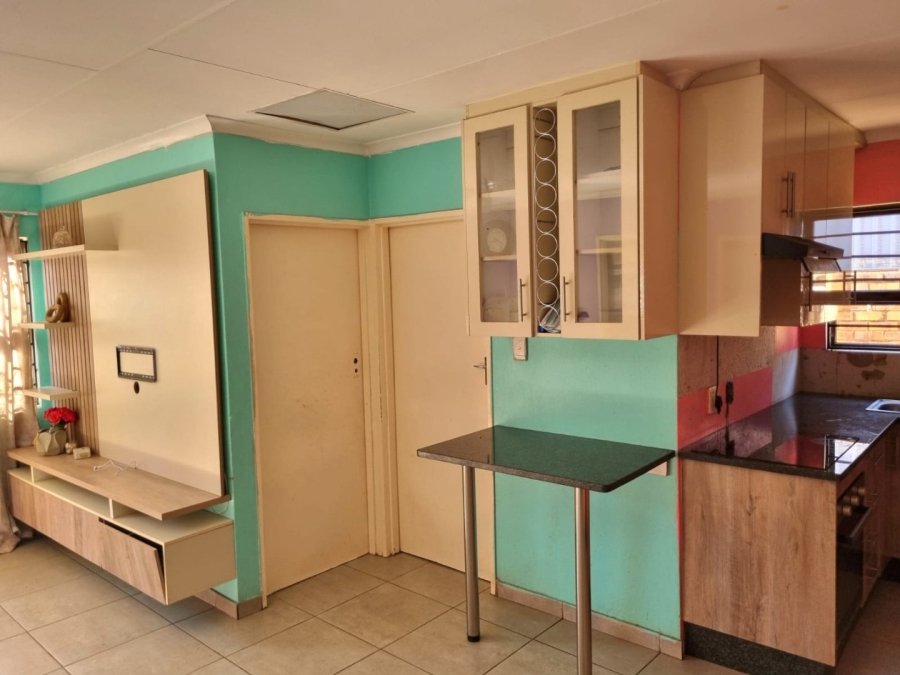To Let 3 Bedroom Property for Rent in Windmill Park Gauteng