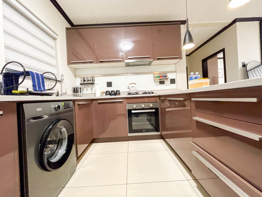 To Let 2 Bedroom Property for Rent in Blue Hills Gauteng
