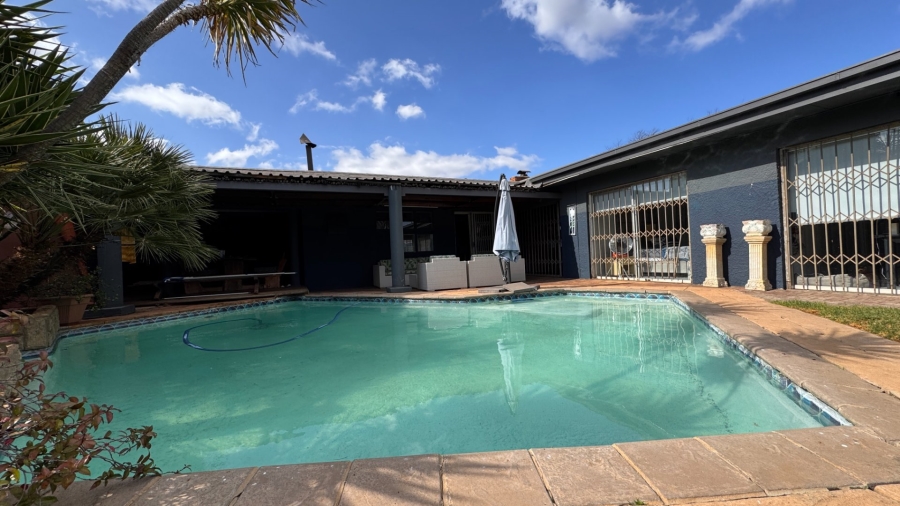4 Bedroom Property for Sale in Risiville Gauteng