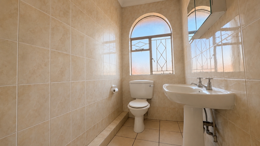 3 Bedroom Property for Sale in Three Rivers Proper Gauteng