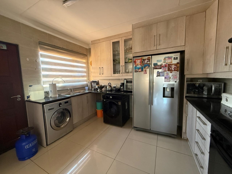 3 Bedroom Property for Sale in South Crest Gauteng