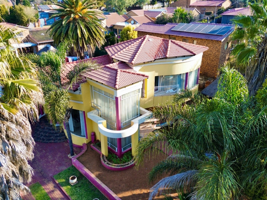 4 Bedroom Property for Sale in Glenvista Gauteng
