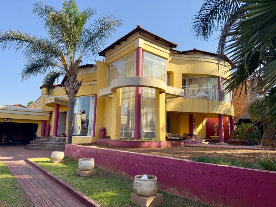 4 Bedroom Property for Sale in Glenvista Gauteng