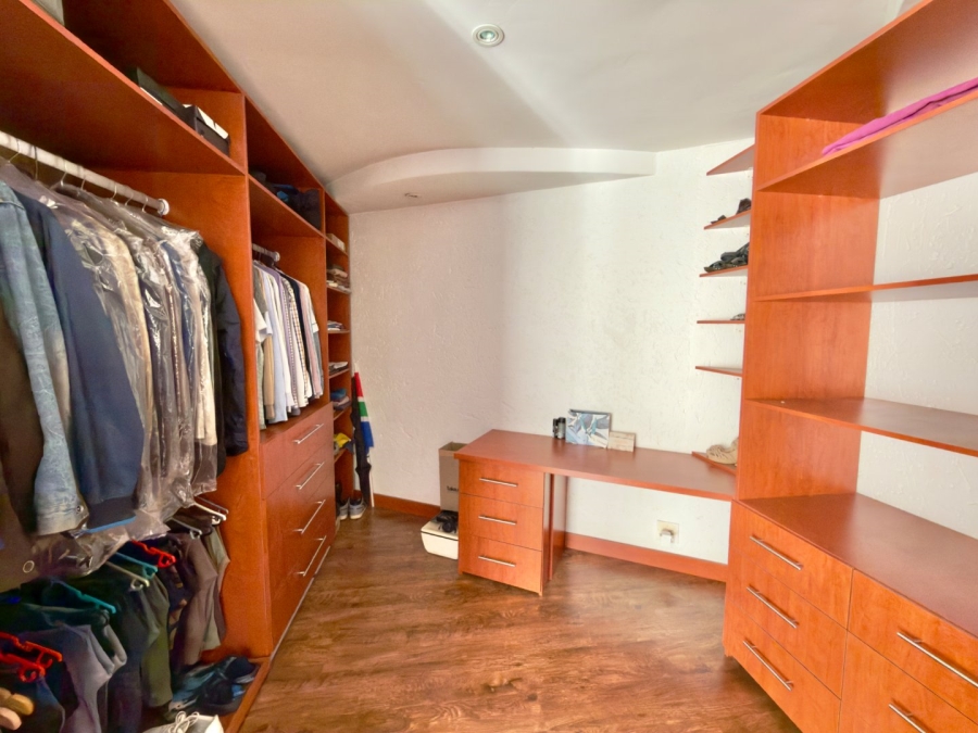 4 Bedroom Property for Sale in Glenvista Gauteng