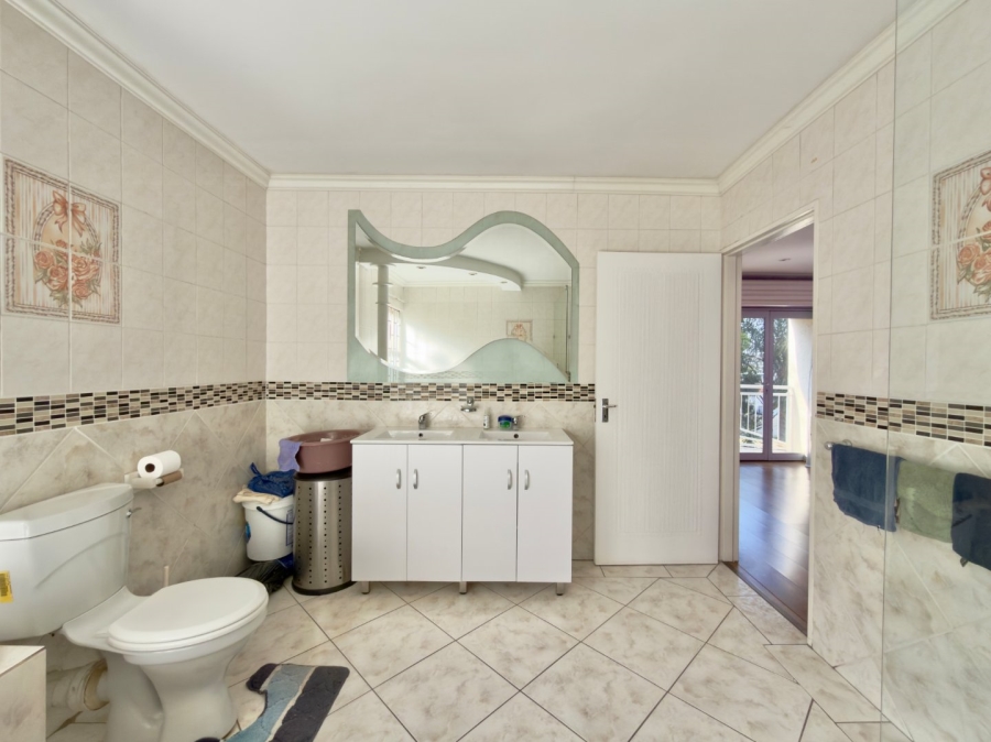 4 Bedroom Property for Sale in Glenvista Gauteng