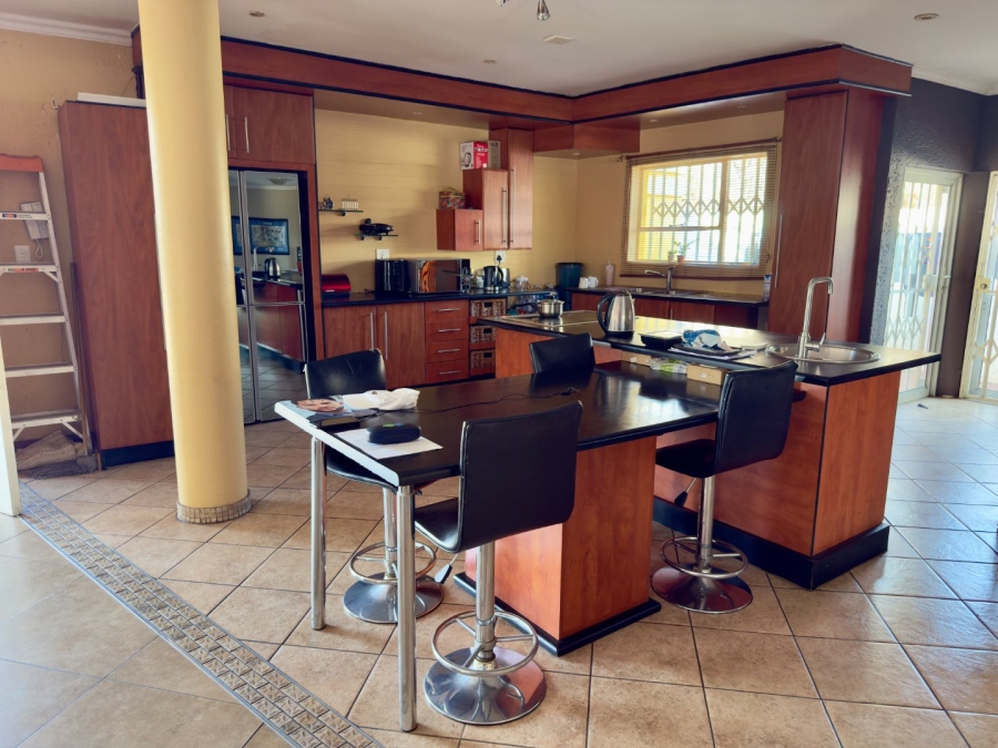 4 Bedroom Property for Sale in Glenvista Gauteng