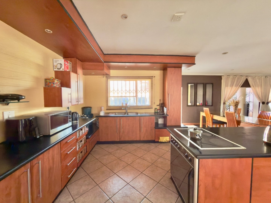 4 Bedroom Property for Sale in Glenvista Gauteng