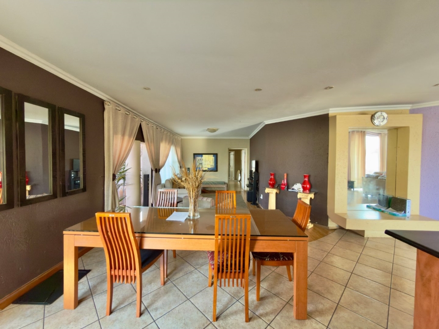 4 Bedroom Property for Sale in Glenvista Gauteng