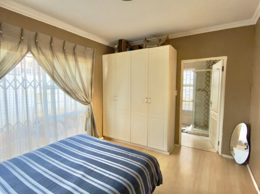 4 Bedroom Property for Sale in Glenvista Gauteng