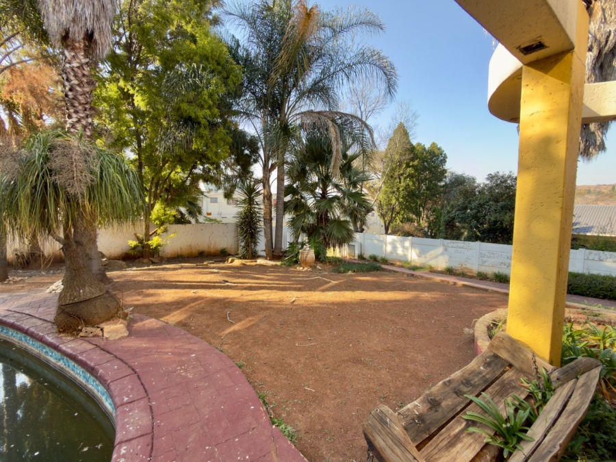 4 Bedroom Property for Sale in Glenvista Gauteng