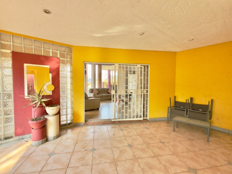 4 Bedroom Property for Sale in Glenvista Gauteng