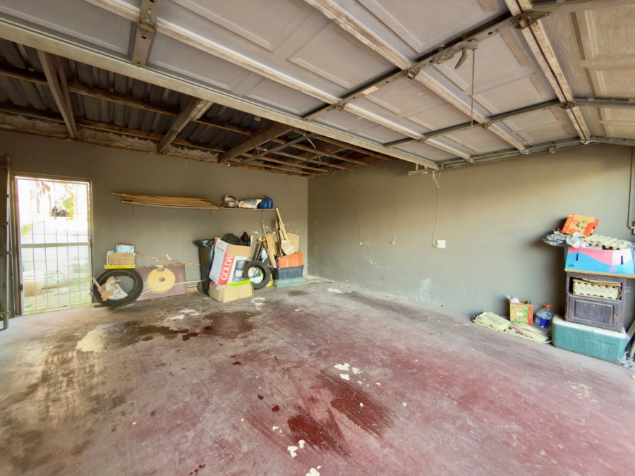 4 Bedroom Property for Sale in Glenvista Gauteng