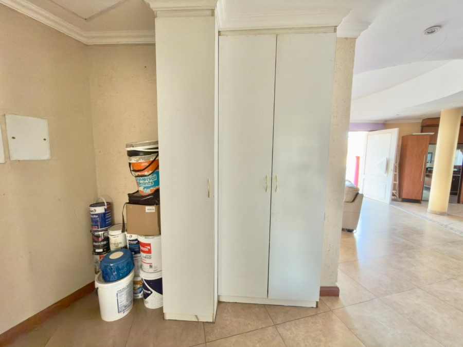 4 Bedroom Property for Sale in Glenvista Gauteng