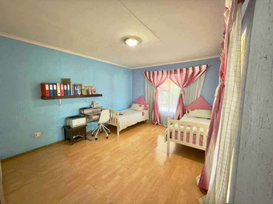 4 Bedroom Property for Sale in Glenvista Gauteng