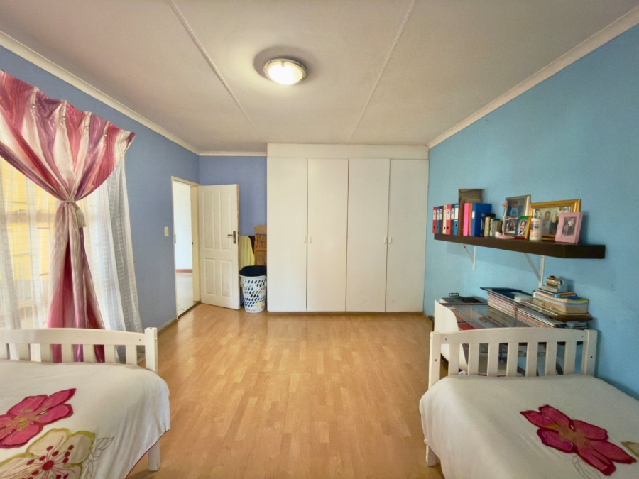 4 Bedroom Property for Sale in Glenvista Gauteng