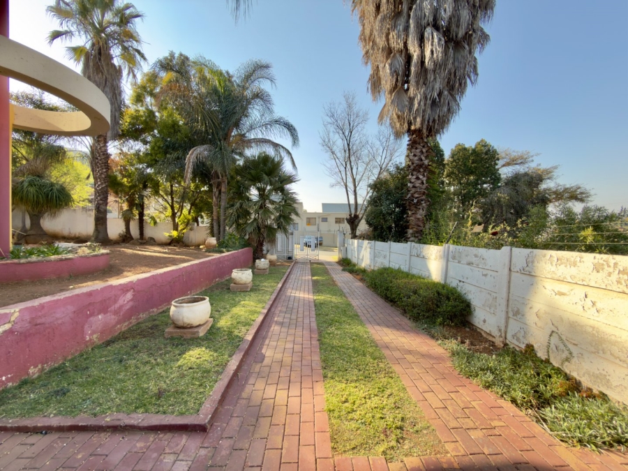 4 Bedroom Property for Sale in Glenvista Gauteng
