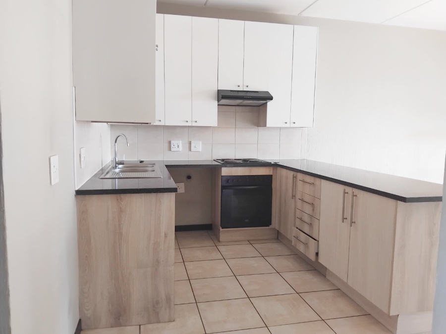 To Let 2 Bedroom Property for Rent in Barbeque Downs Gauteng