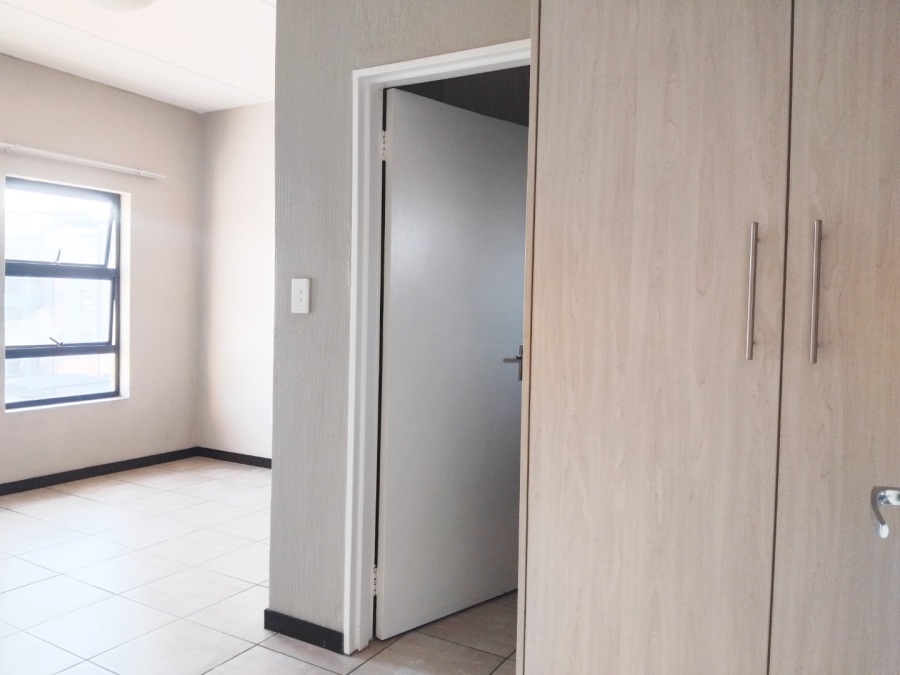 To Let 2 Bedroom Property for Rent in Barbeque Downs Gauteng