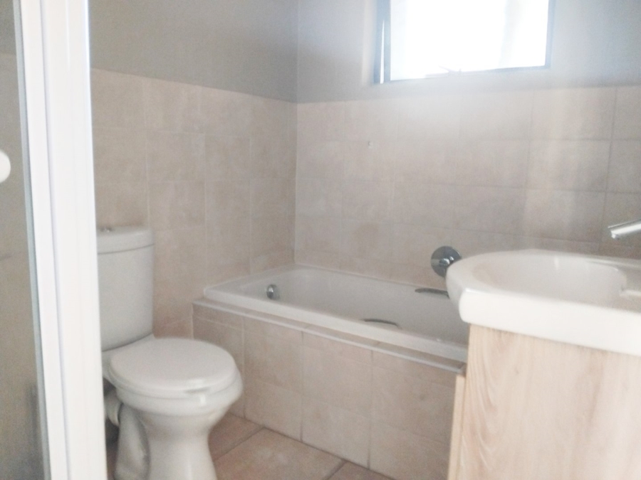 To Let 2 Bedroom Property for Rent in Barbeque Downs Gauteng