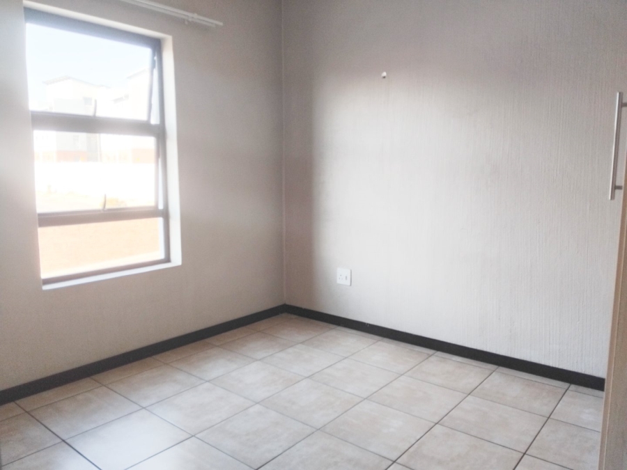To Let 2 Bedroom Property for Rent in Barbeque Downs Gauteng